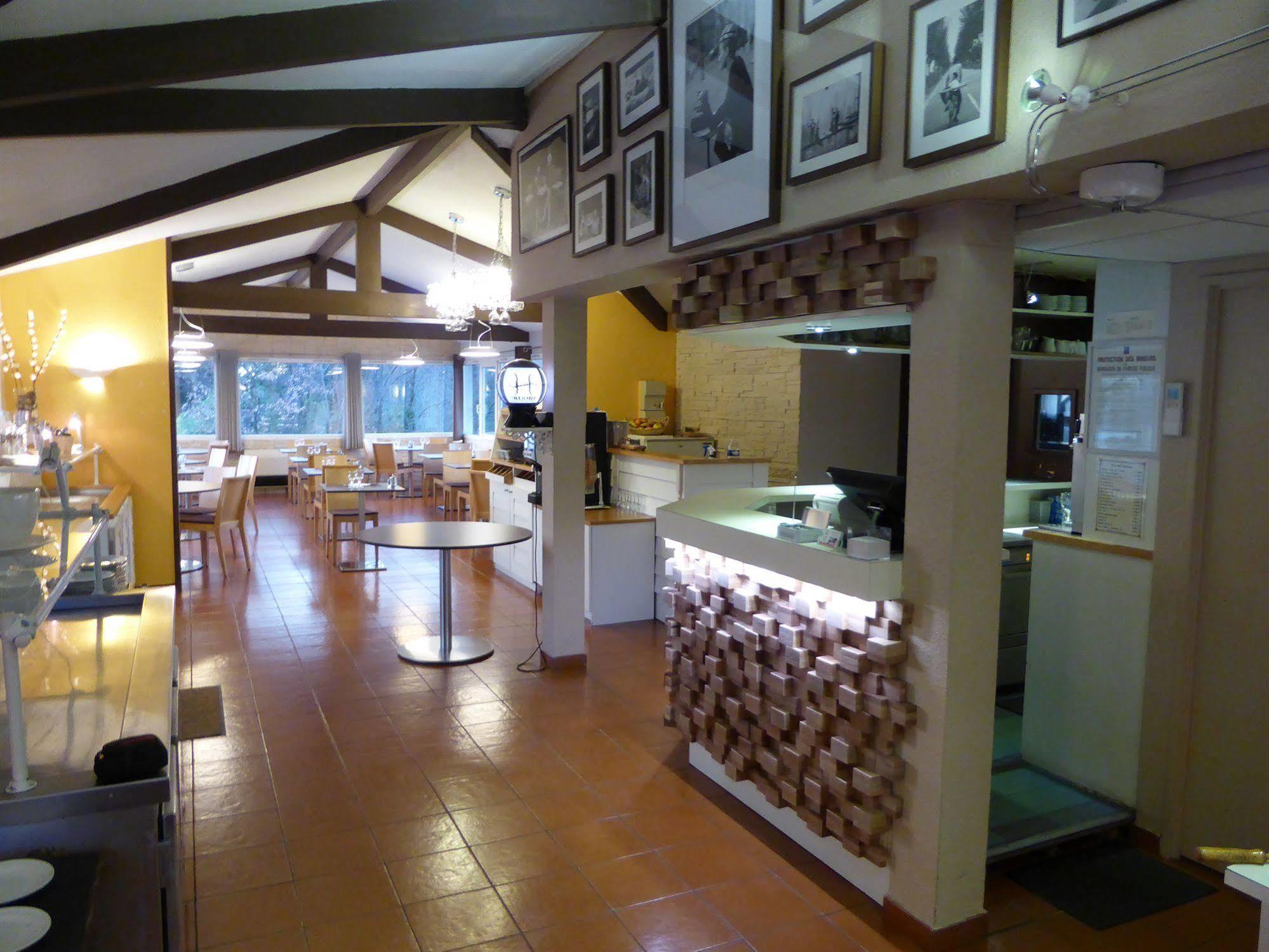 & Restaurant Heliotel 2* Montferrier-sur-Lez