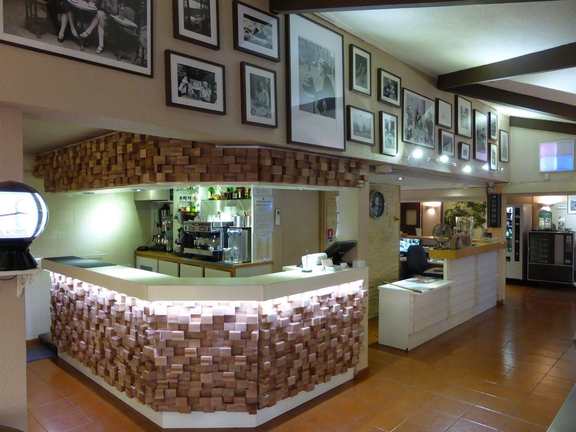& Restaurant Heliotel 2* Montferrier-sur-Lez